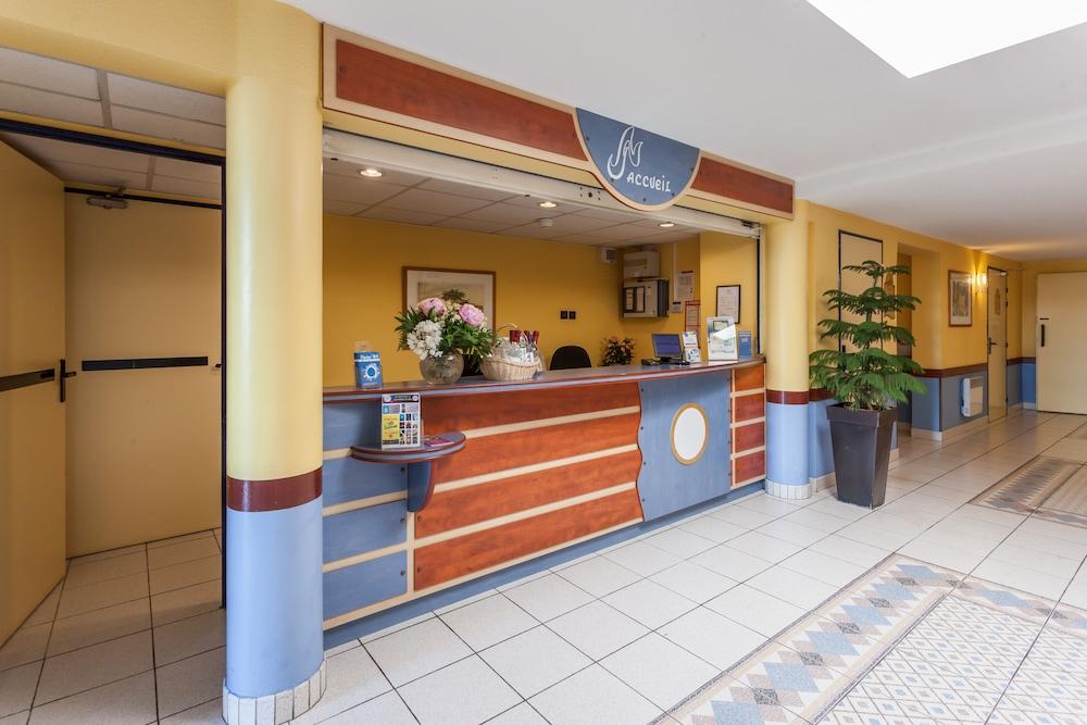 Hotel Sure By Western 3*