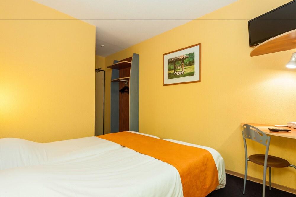 Hotel Sure By Western 3*